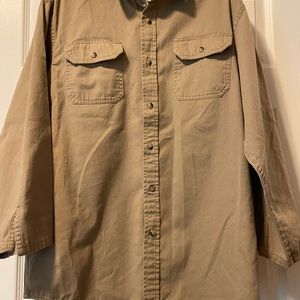 Medium Wrangler Button Up Shirt